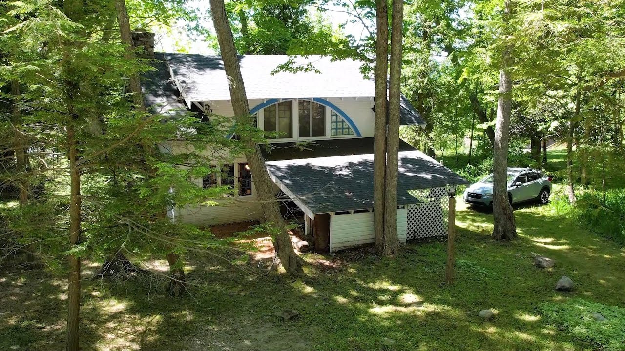 5905 Cook Point Dr, Harbor Springs, MI Branded