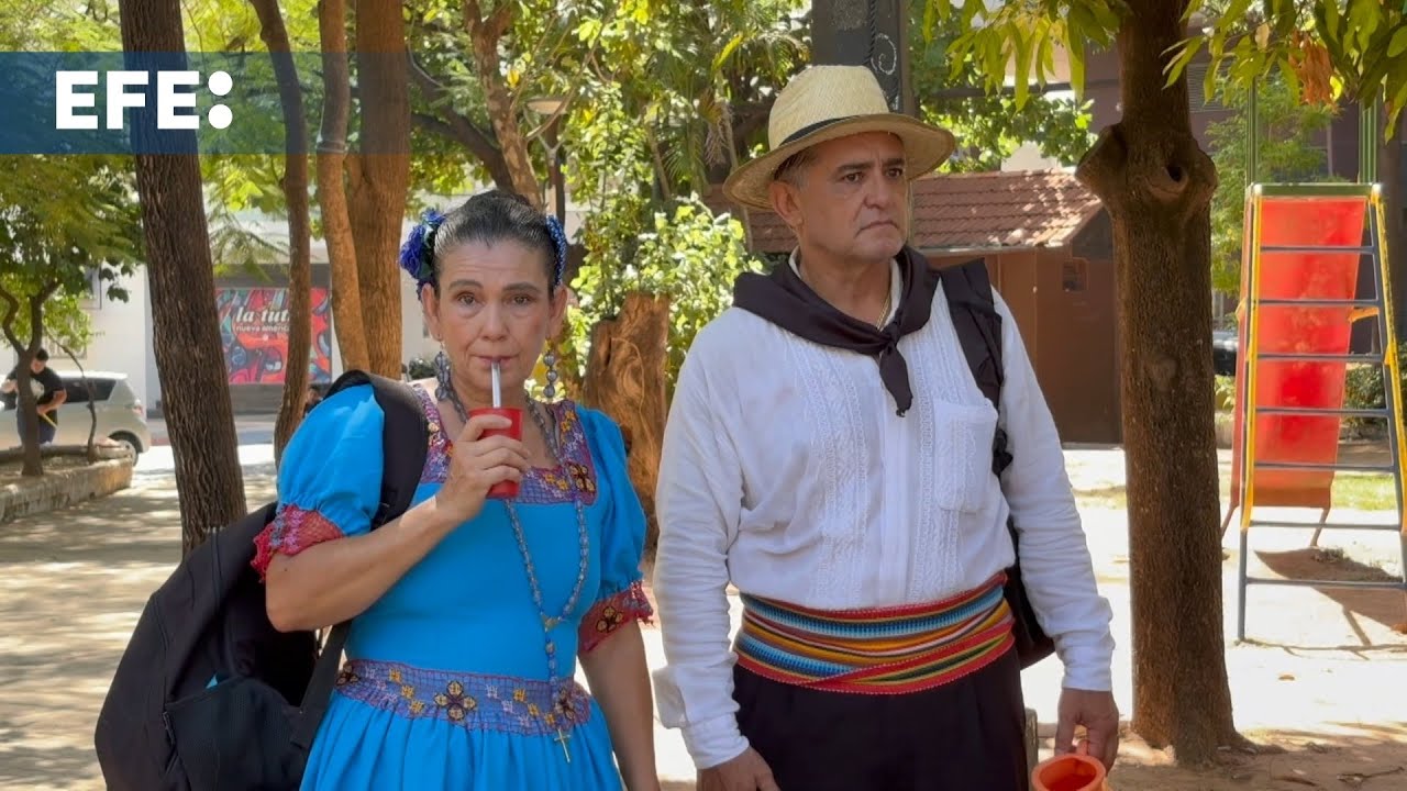 Los paraguayos celebran el día del tereré, la bebida que simboliza su cultura fraternal