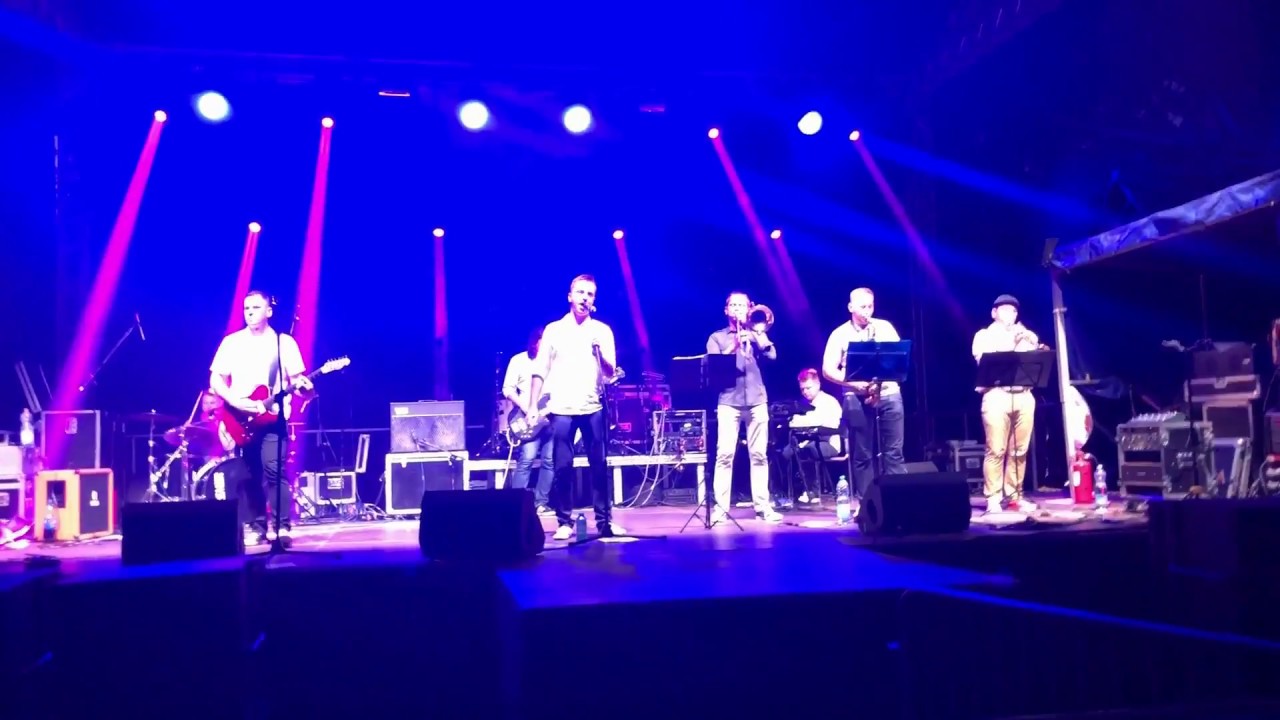 A.M.P.R Band-e LiVE  