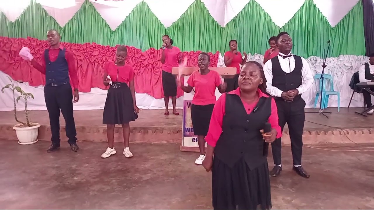 Moments  of Worship 🎤🙏🏻🙏🏻