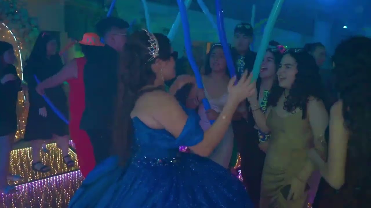 Quinceañera Épica con DJ en Salón Villamont Eventos