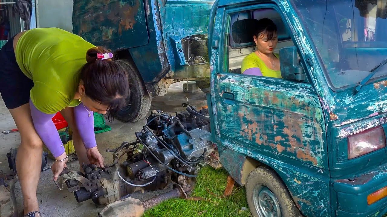 Restore A Abandoned Old Car Serious Engine Damage - Internal Combustion Engine Repair - Unbelievable