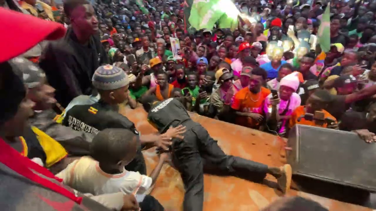 @alienskinug1 with all eyes on us Uganda performancing #alleyesonusuganda #fangoneforest #funnyvideo