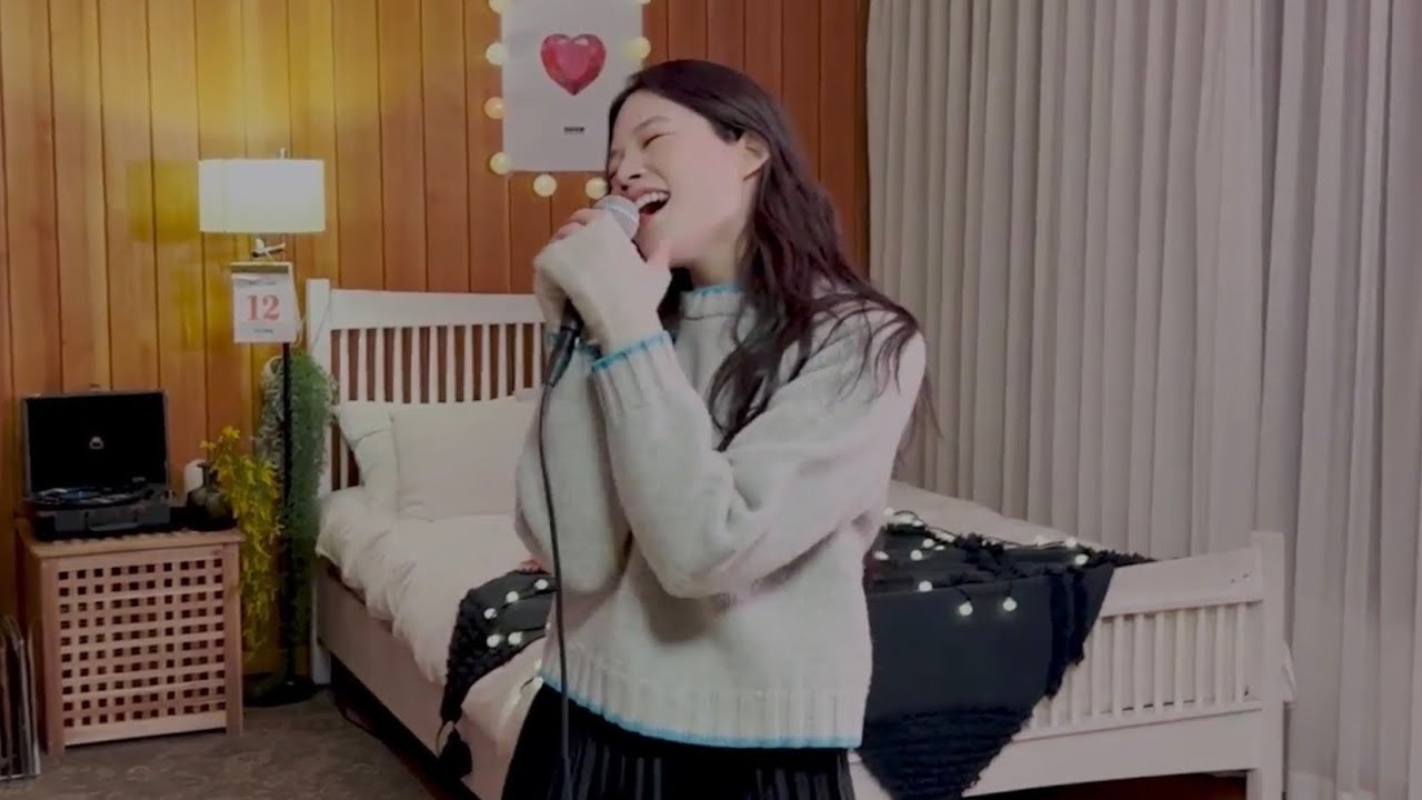 윤마치(MRCH) 'Love is a magic' LIVE CLIP