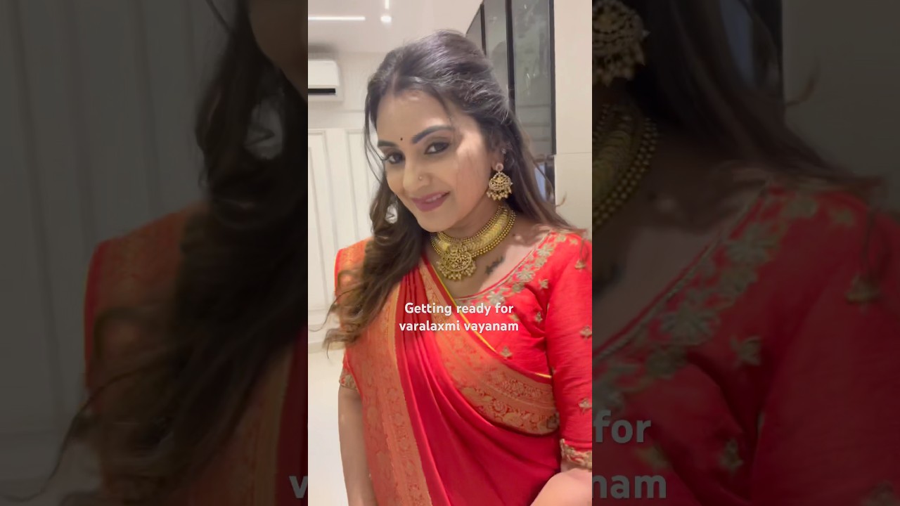 Full video tagged below #naveenavlogs #saree #naveenayata #festival