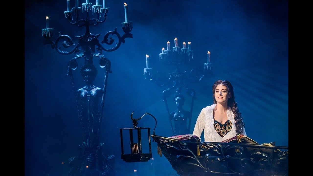 Cenas de O Fantasma da Ópera - Giulia Nadruz
