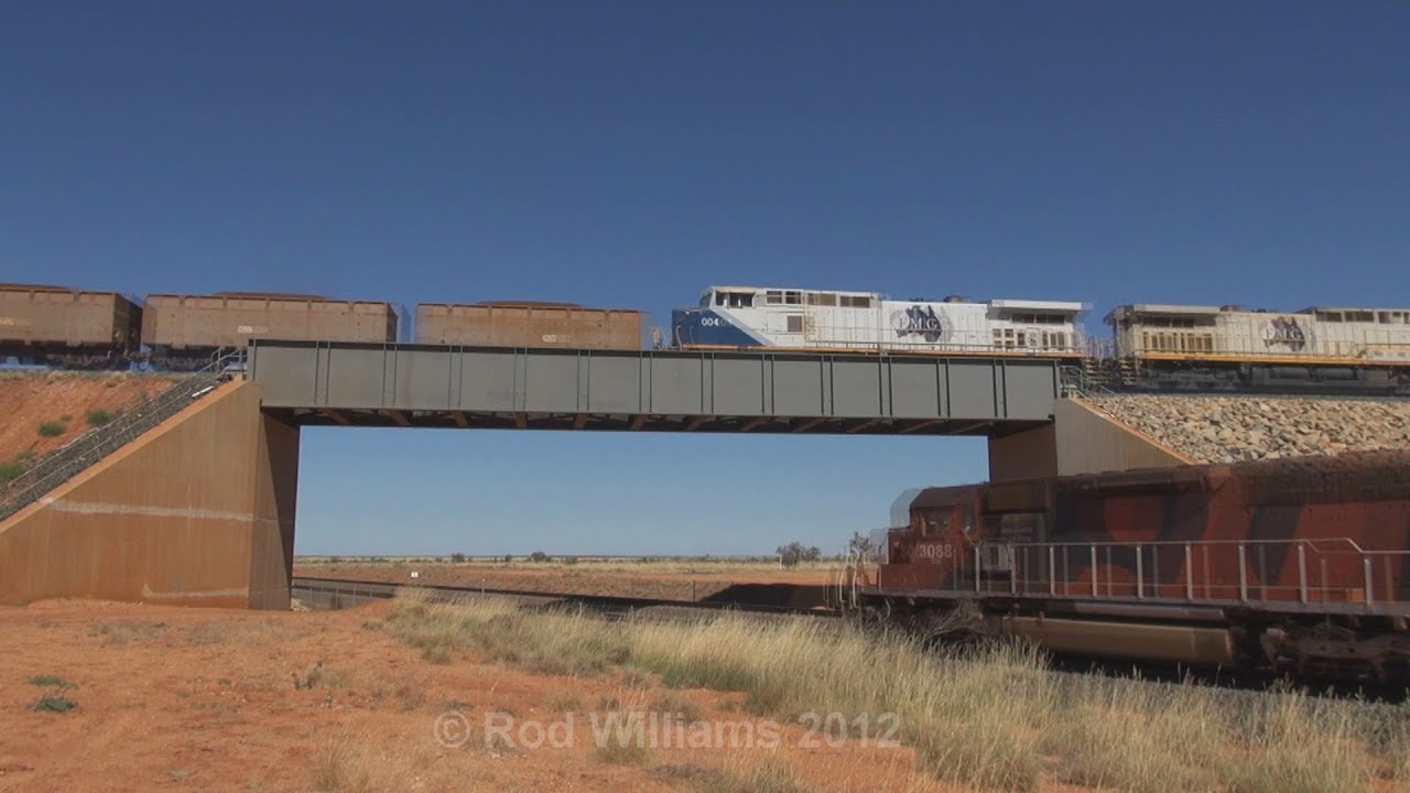 SD70's, Dash 8's, Dash 9's, SD40's, Five trains, over 700 cars : Australian trains and railroading
