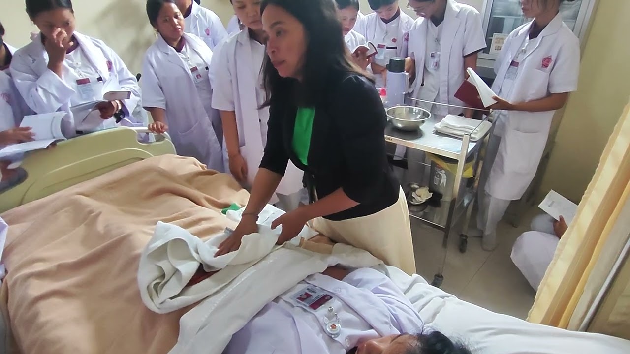 Tahap kerja (kompres hangat kering untuk disminore) | SKILL LAB