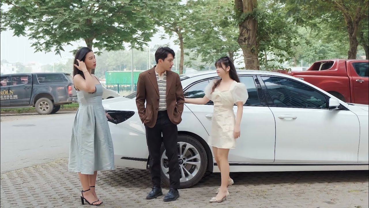 Anh Phục Vụ Bàn May Mắn Được 2 Cô Tiểu Thư Xinh Đẹp Nhà Giàu Si Mê Và Cái Kết - Tập 941