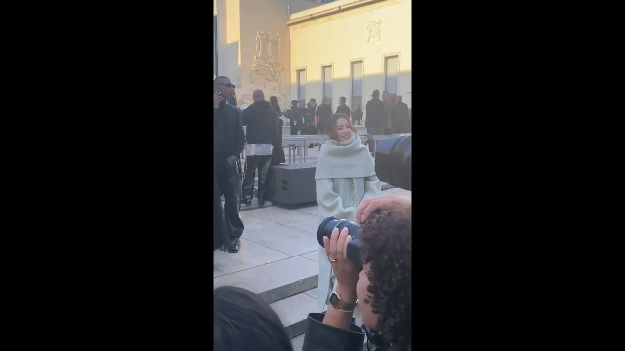 Sandara Park daraxxi fashion show paris #daraxxi #sandarapark #like #shorts #viral #views #nyc #