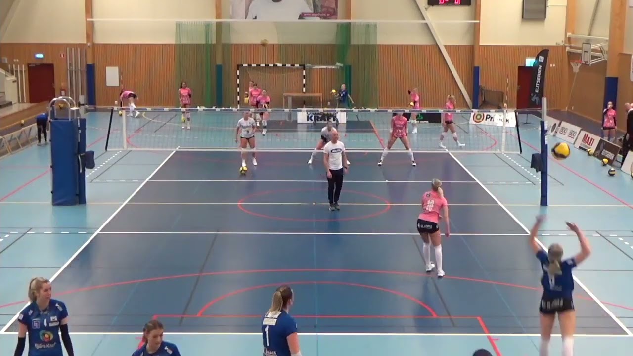 &Ouml;rebro vs. Engelholm Angel Gaskin #12 opposite in black jersey.