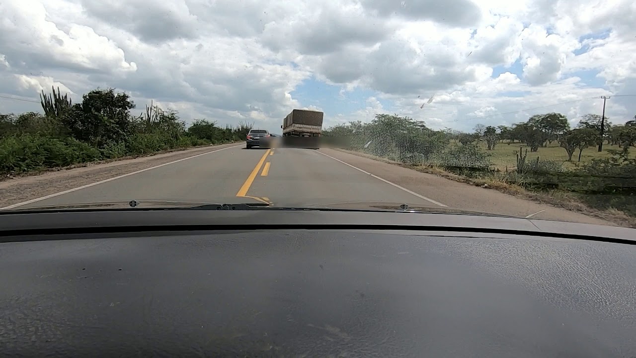 Honda Civic não desistiu  de tomar taca do ômega vovôzinho durante  a viagem.