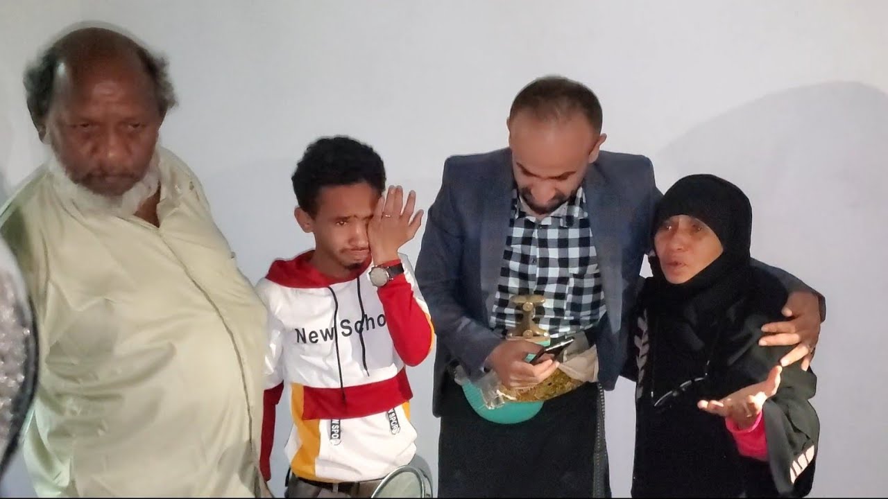 شاهد ماذا فعلتم لأسرة المرأة التي لم تغير البالطوا من عشر سنوات l دموع الفرح l بعد الفجر