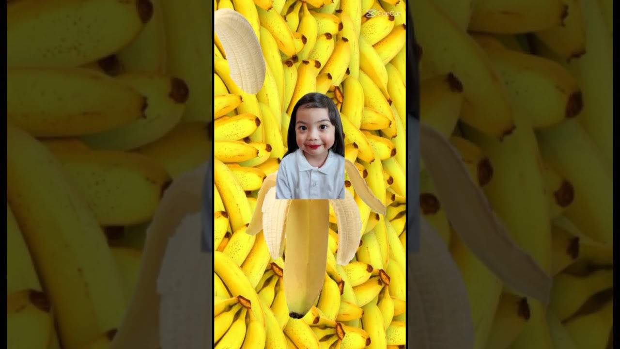A million banana 🍌 with this cutie girl #million #bananas #cute #shorts