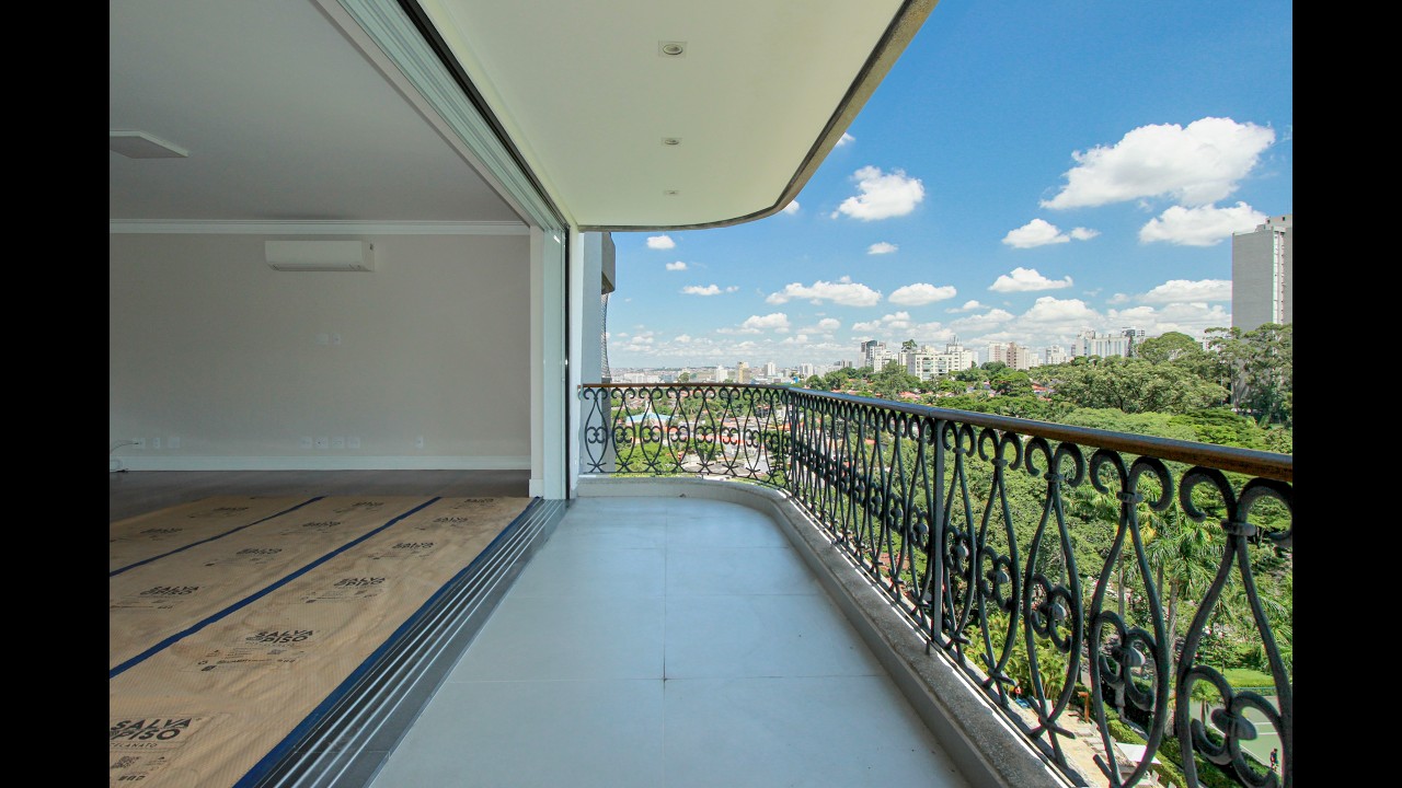 Apartamento no Condominio Chácara Santa Elena   Totalmente reformado   4 suítes