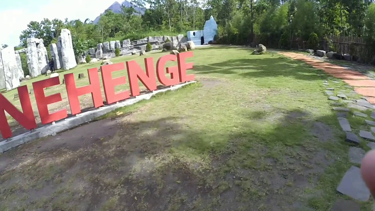 Stonehenge Merapi