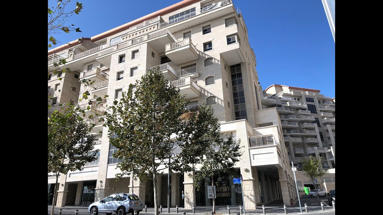 Exclusively for Sale in Mishkanot Hauma, Jerusalem: Fully renovated 3.5 room apt. + 2 parking spaces