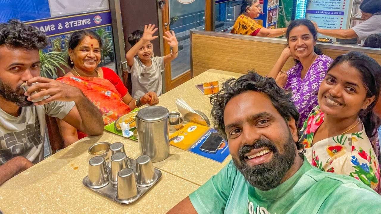 Trying Snacks in Different Spots😍| Booboo Kutty in Car😂| Gowti Sowbi Vlogs❤️❤️