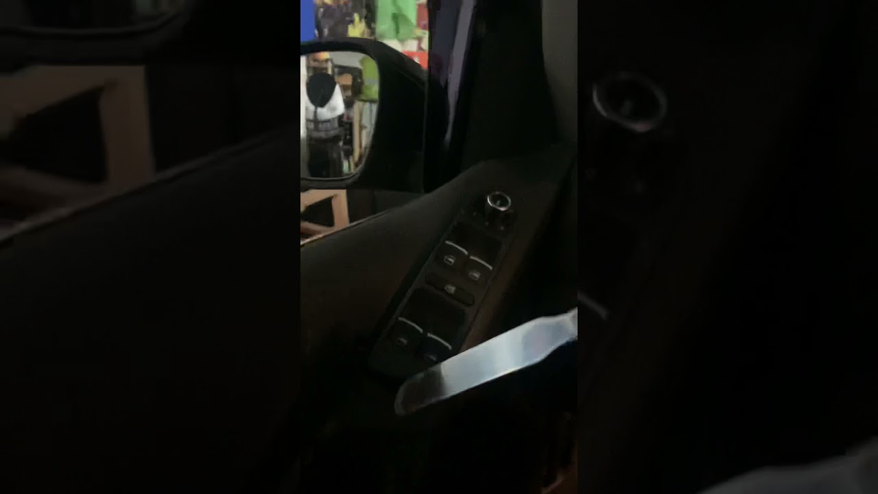 Togliere la pulsantiera alzavetri tiguan