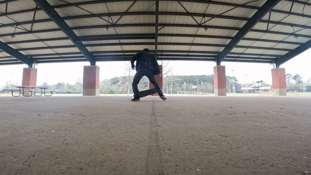 I landed my first kickflip in 13 years and it was INCREDIBLy bad!