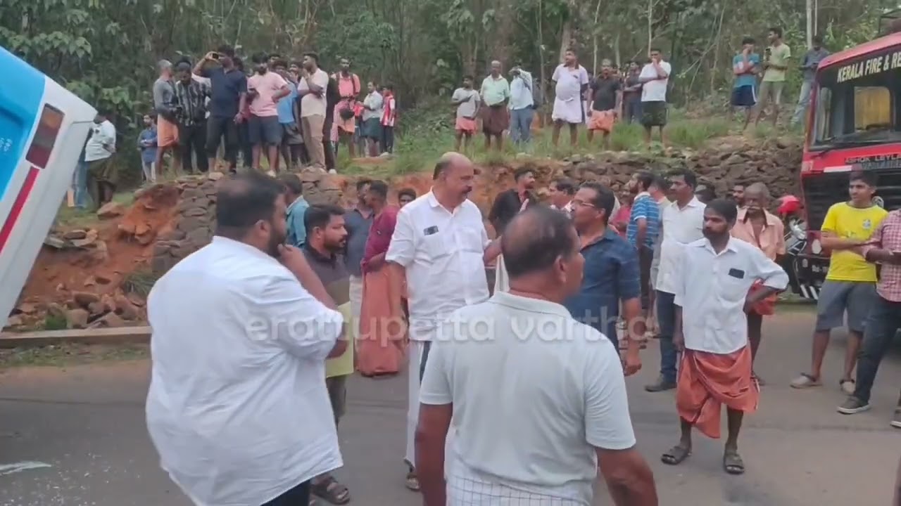 പാലാ-വലവൂർ റൂട്ടിൽ പേണ്ടാനം വയലിൽ ബസ്  നിയന്ത്രണംവിട്ട് മറിഞ്ഞു; 19 പേർക്ക് പരിക്ക്