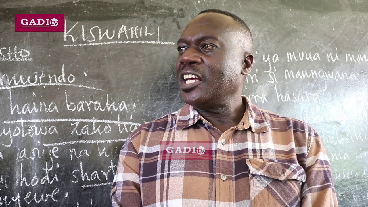 DC Longido Ashtukiza Darasani akuta Wanafunzi hawafundishwi, Walimu wawekwa kati.