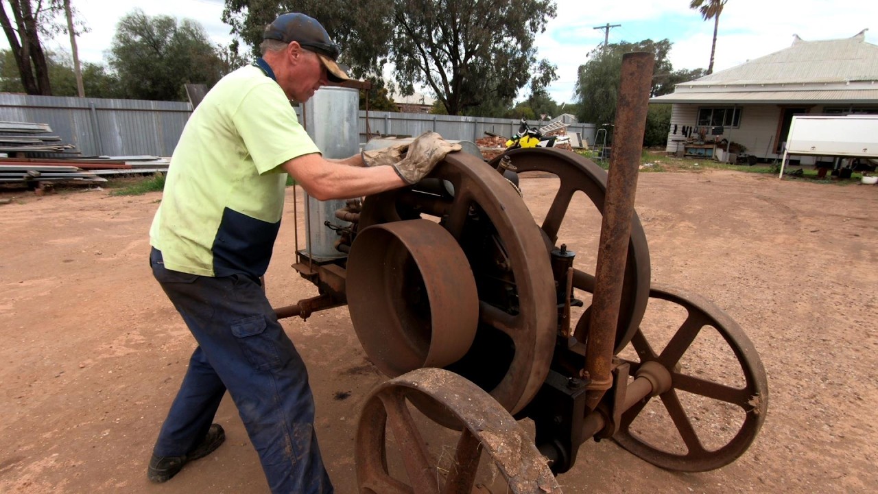 Vintage engine startup.  10hp Jelbart
