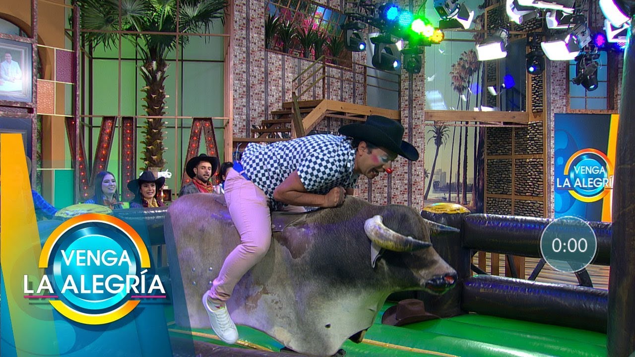 ¡Los Destrampados retaron a los conductores a subirse a un toro mecánico! | Venga La Alegría