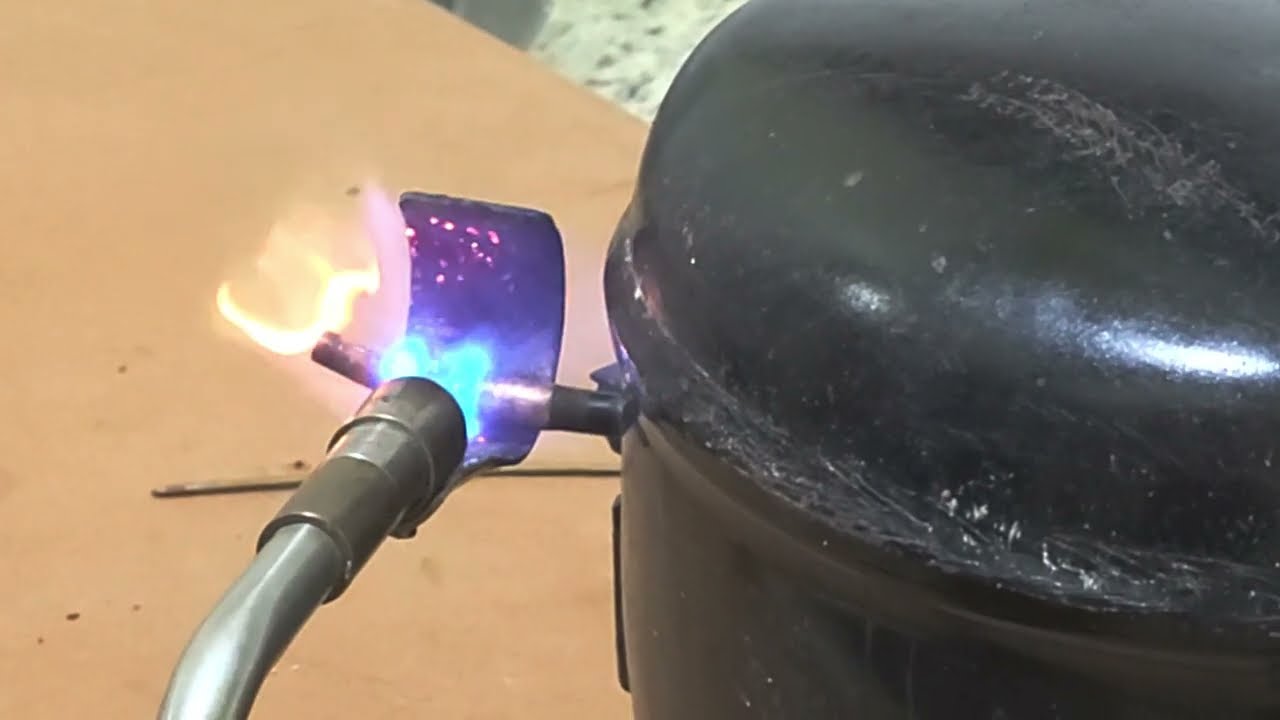 Como soldar uma válvula shcrader  no compressor de geladeira ou freezer!