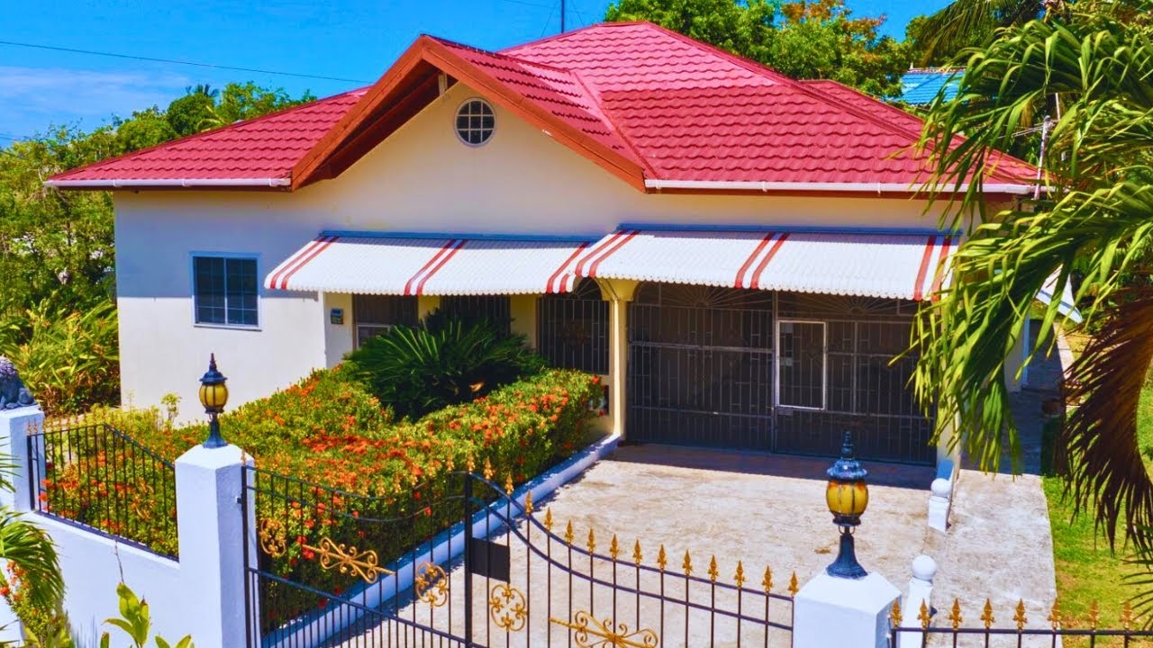 BEAUTIFUL 3 Bedroom 2 Bathroom House For Sale At Platinum Drive, Retreat, St Thomas, Jamaica