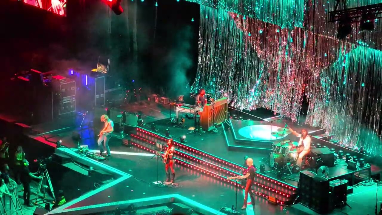Wolf Alice - Bros [Live at the AO Arena, 28/11/2025]