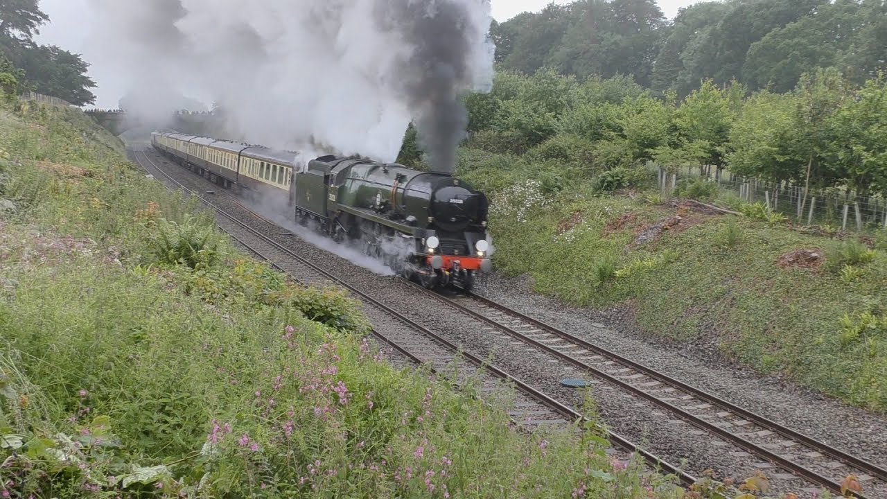 35028 Clan Line dominating the South Devon Banks with The Cornishman - 17/06/2018