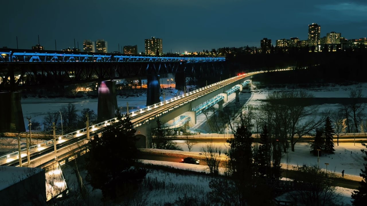  High Level Bridge of Edmonton. #canada #edmonton #winter #night 