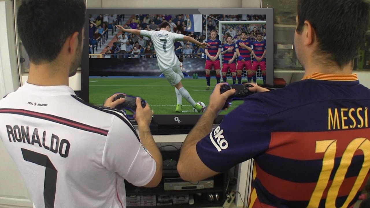 Криштиану Роналду против Месси — играйте в FIFA 17 | В реальной жизни!