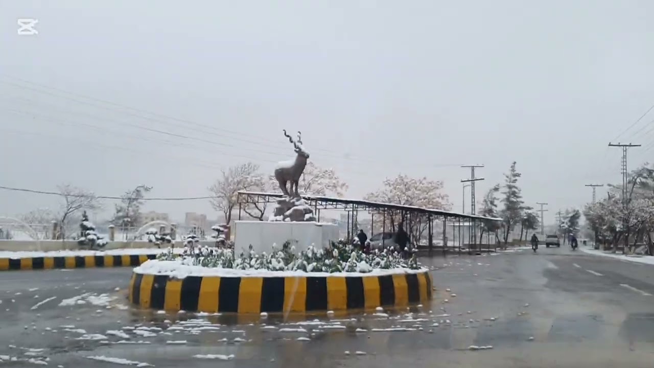 BUITY OF QUETTA CANTT DURING SNOW FALL 