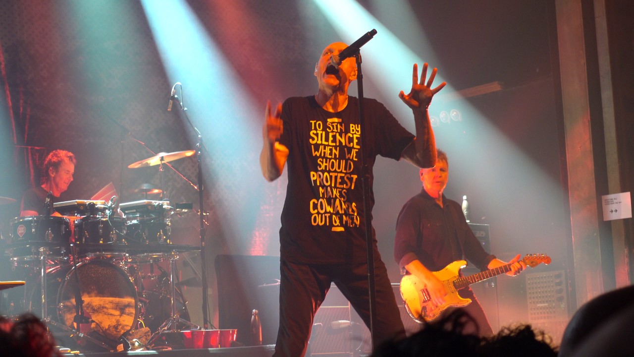 Midnight Oil perform 