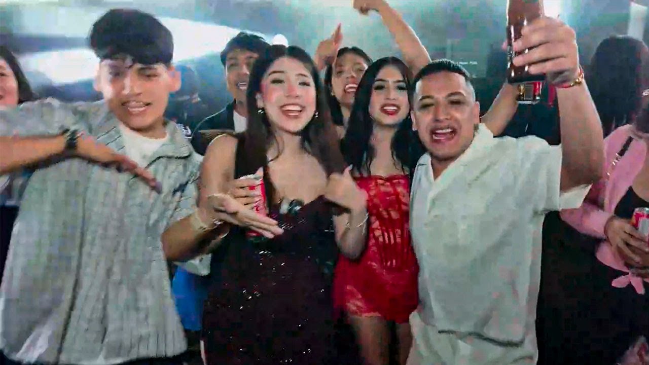 ZULLY, DANIELA TAQUIRE Y CARLITOS TV EN EL ANIVERSARIO DE LA BELLA LUZ