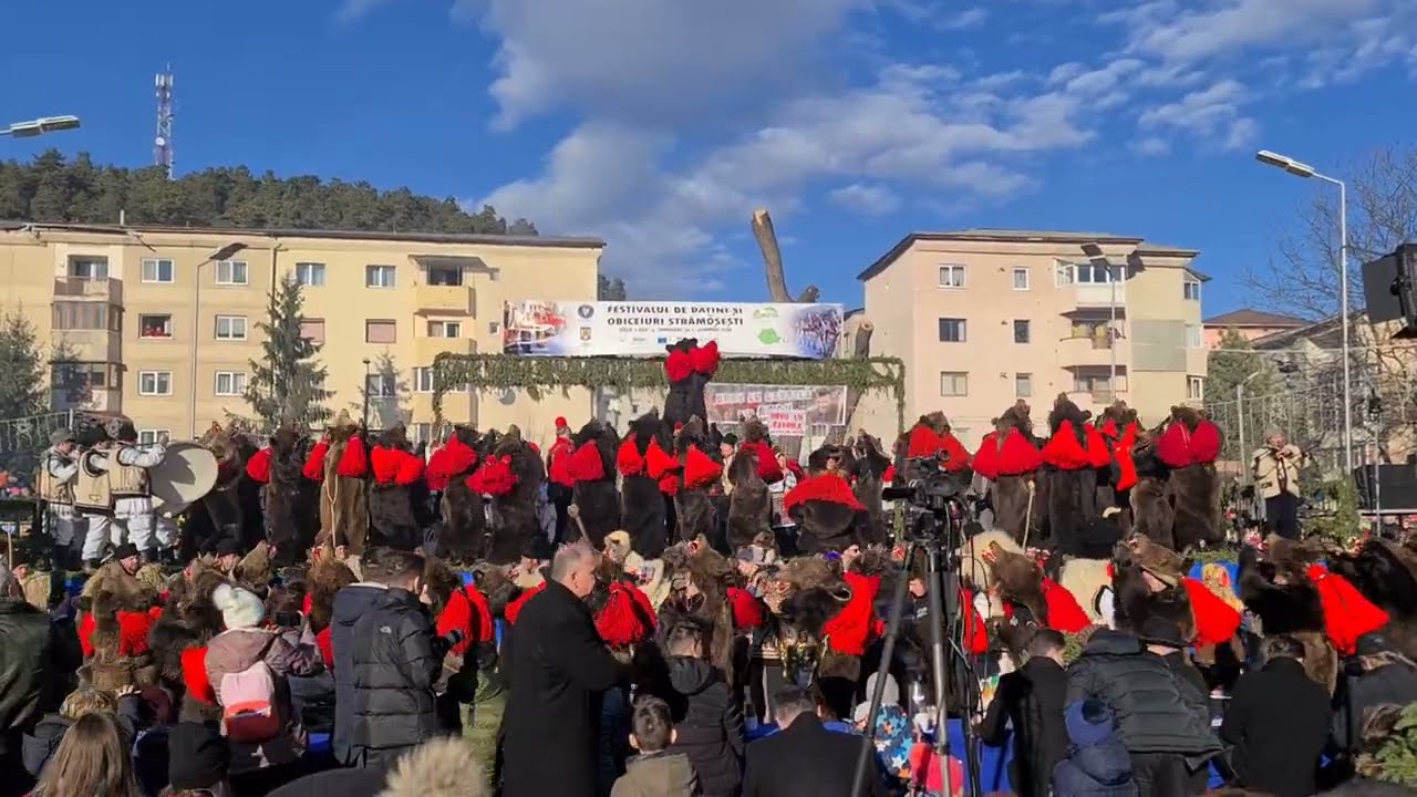 Ursul Din Asau -Ursul Lui Gavrila-Festivalul De Datini Și Obiceiuri Strămoșești Comanesti