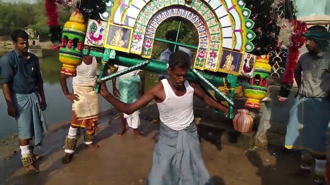 Nagakkudaiyan ilam puyal radha kavadi team enkan murugan temple PART 1