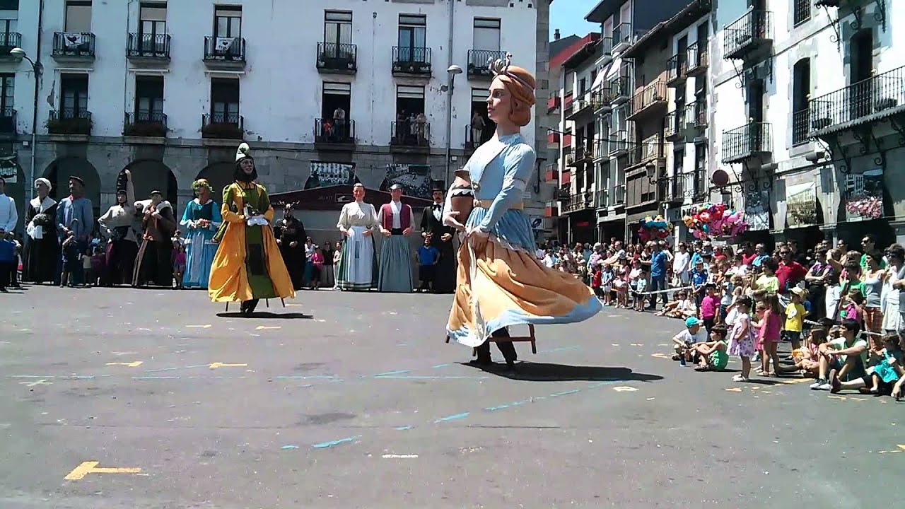 ALDE ZAHARREKO ERRALDOIAK AZPEITIAN 2014 /// GIGANTES DEL CASCO VIEJO EN AZPEITIA 2014