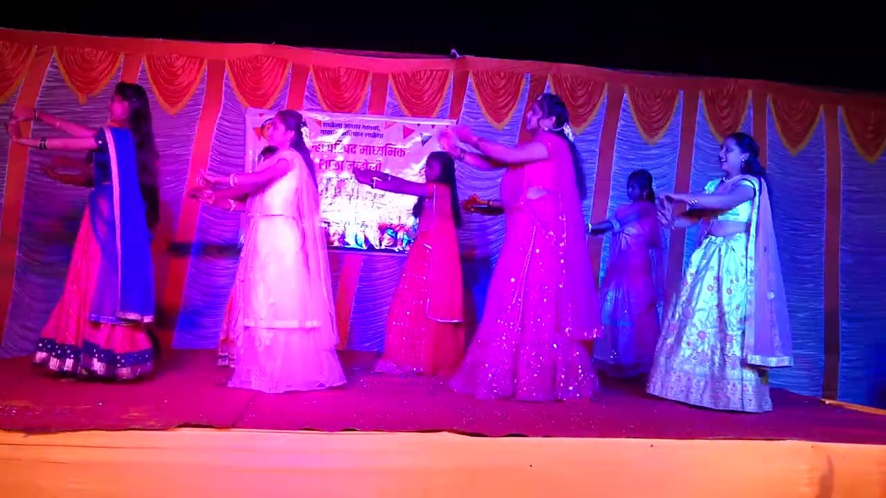 तुझा कृष्ण मुरारी माझी छेड काढतो...by class 8 girls at ZPHS Naholi school gathering 26 