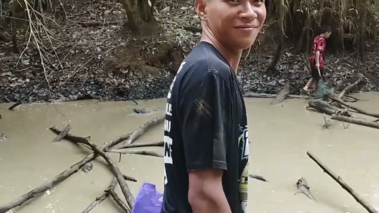 Mencari ikan dikala kemarau