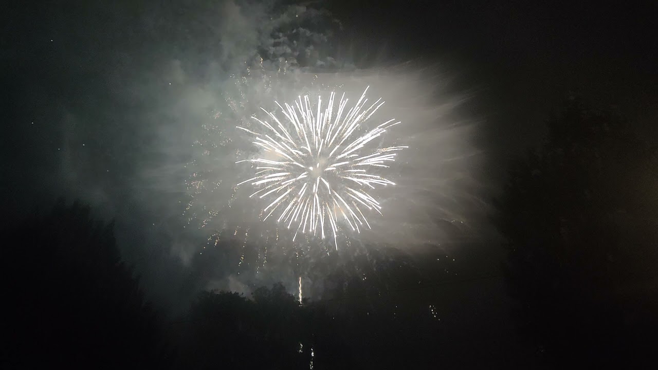 feu d'artifice de Besan&ccedil;on (25) a 22 h 30 ...