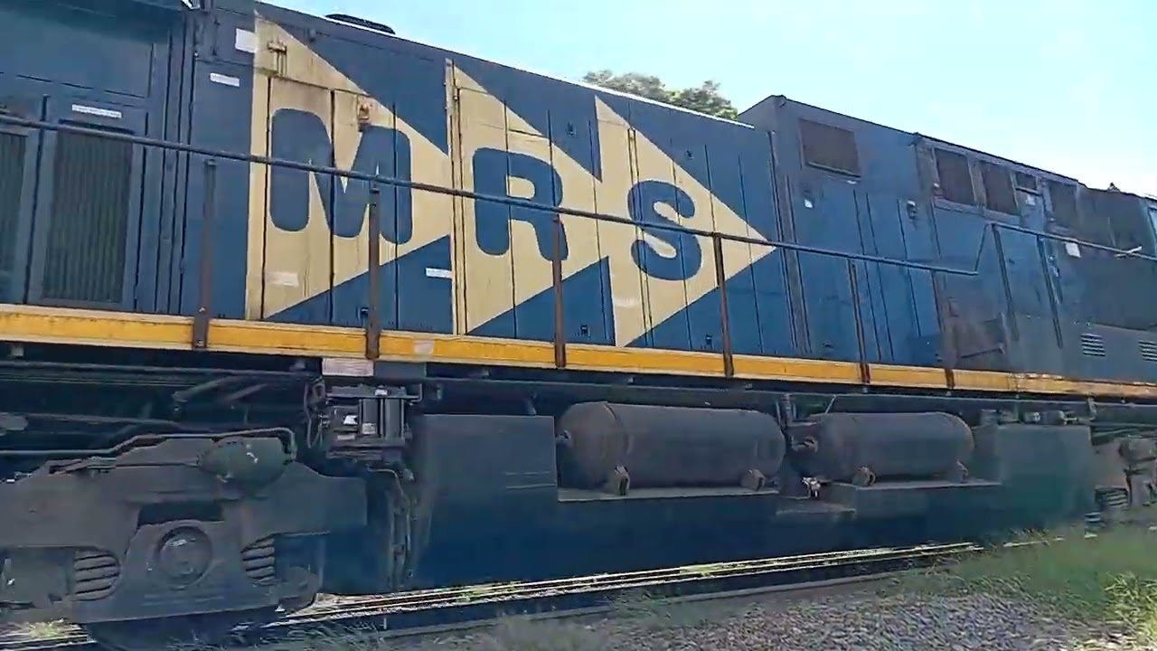 Celulose Bracell passando em Cordeirópolis com 3 locomotivas AC44I da MRS 1lider 1locotrol 1cauda 