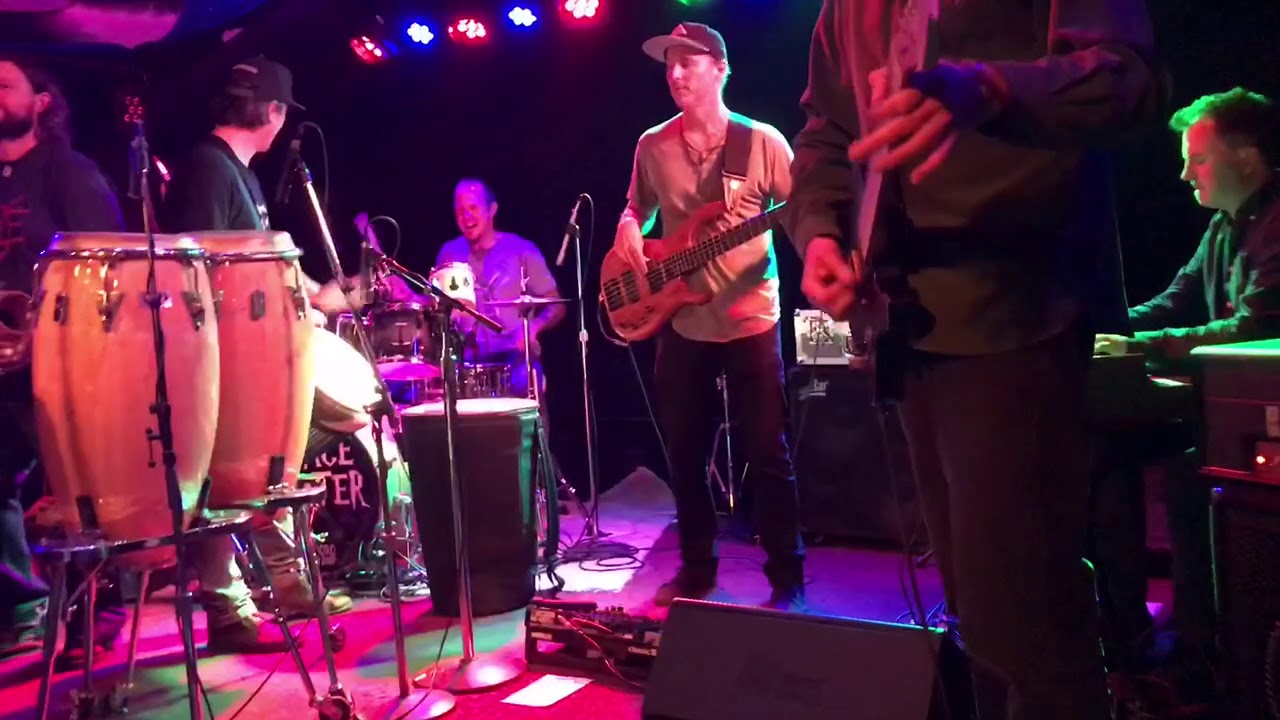 Santa Cruz Batman with SPACE HEATER at Moe’s Alley Dec 8th 2017