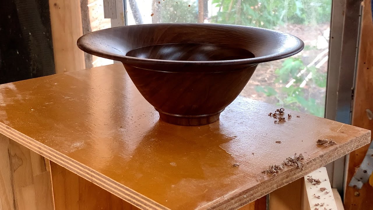 Richard Raffan rescues a discarded part-turned bowl with a split.