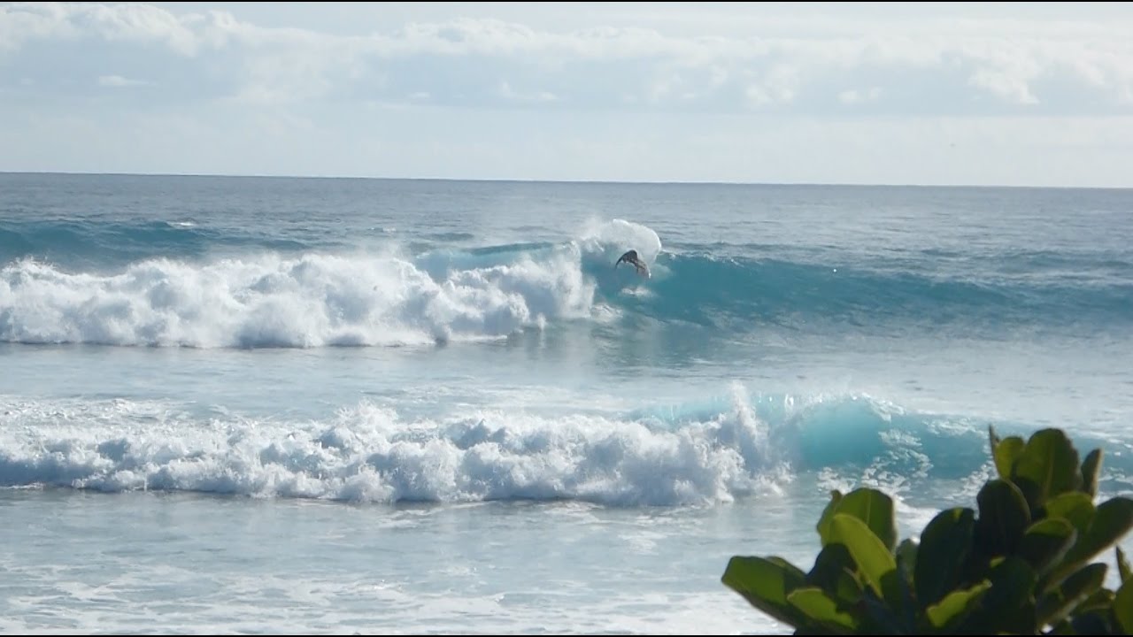 Looking Further - Moondog in the South Pacific, surfing and sailing from Hawaii to French Polynesia