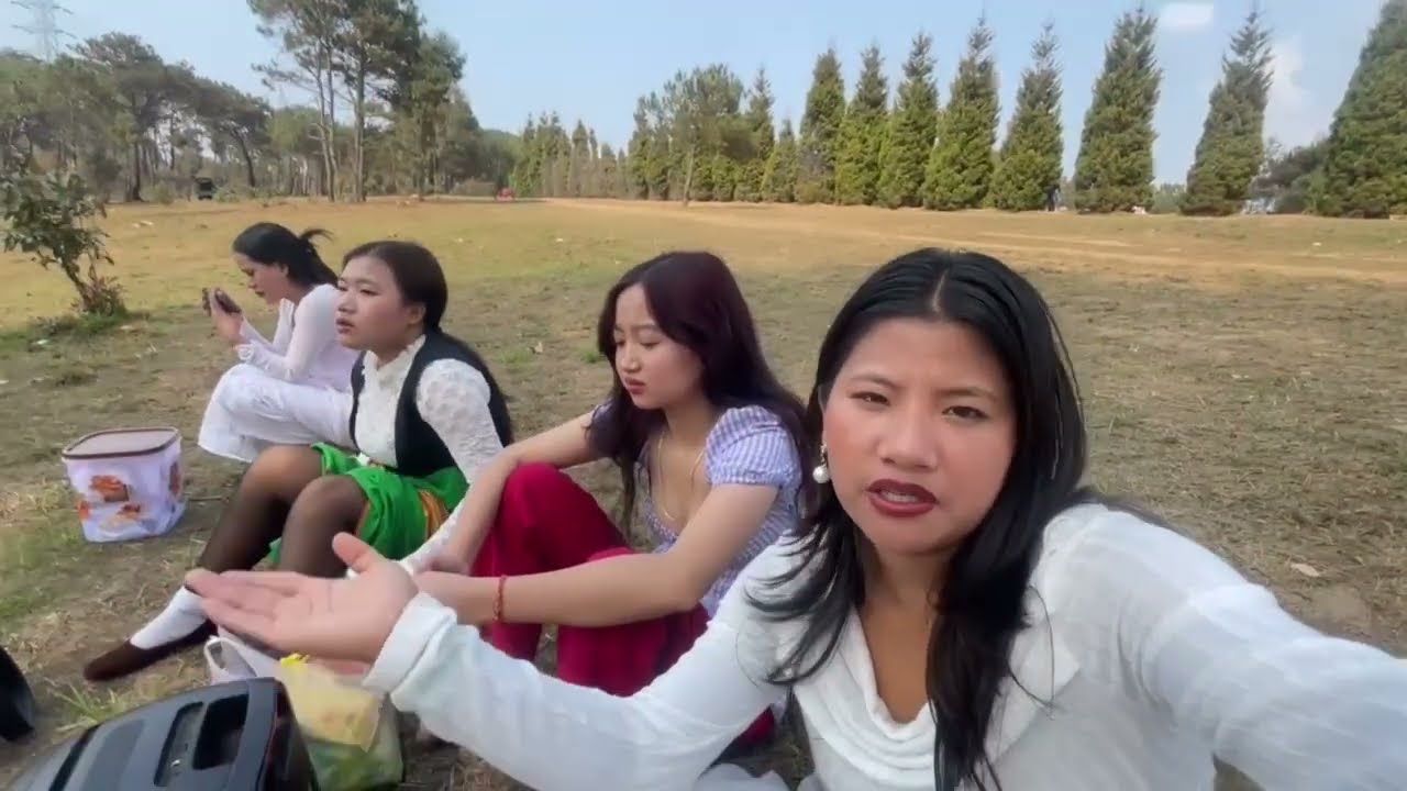 Celebrating  Holi + picnic combo in  Meghalaya!🥂❤️ #likeandsubscribe #enjoyment #foryou #friendship#