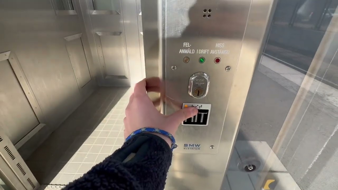 SMW Elevator @ Roslags Näsby station, Täby, Stockholm, Sweden