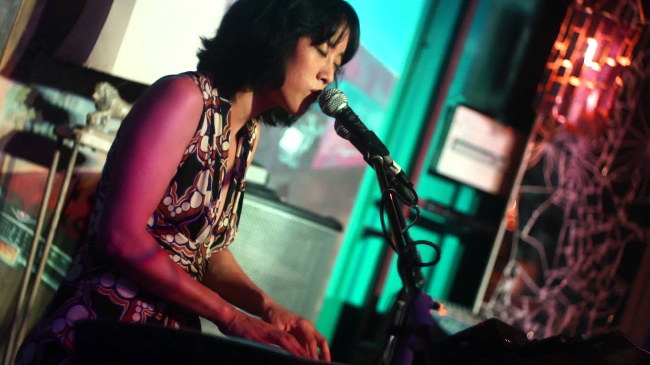 Vienna Teng - Never Look Away (Live in Singapore 2014)